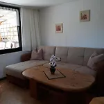 Uwes Seeblick Chalet Schwarz (Mecklenburgische Seenplatte)